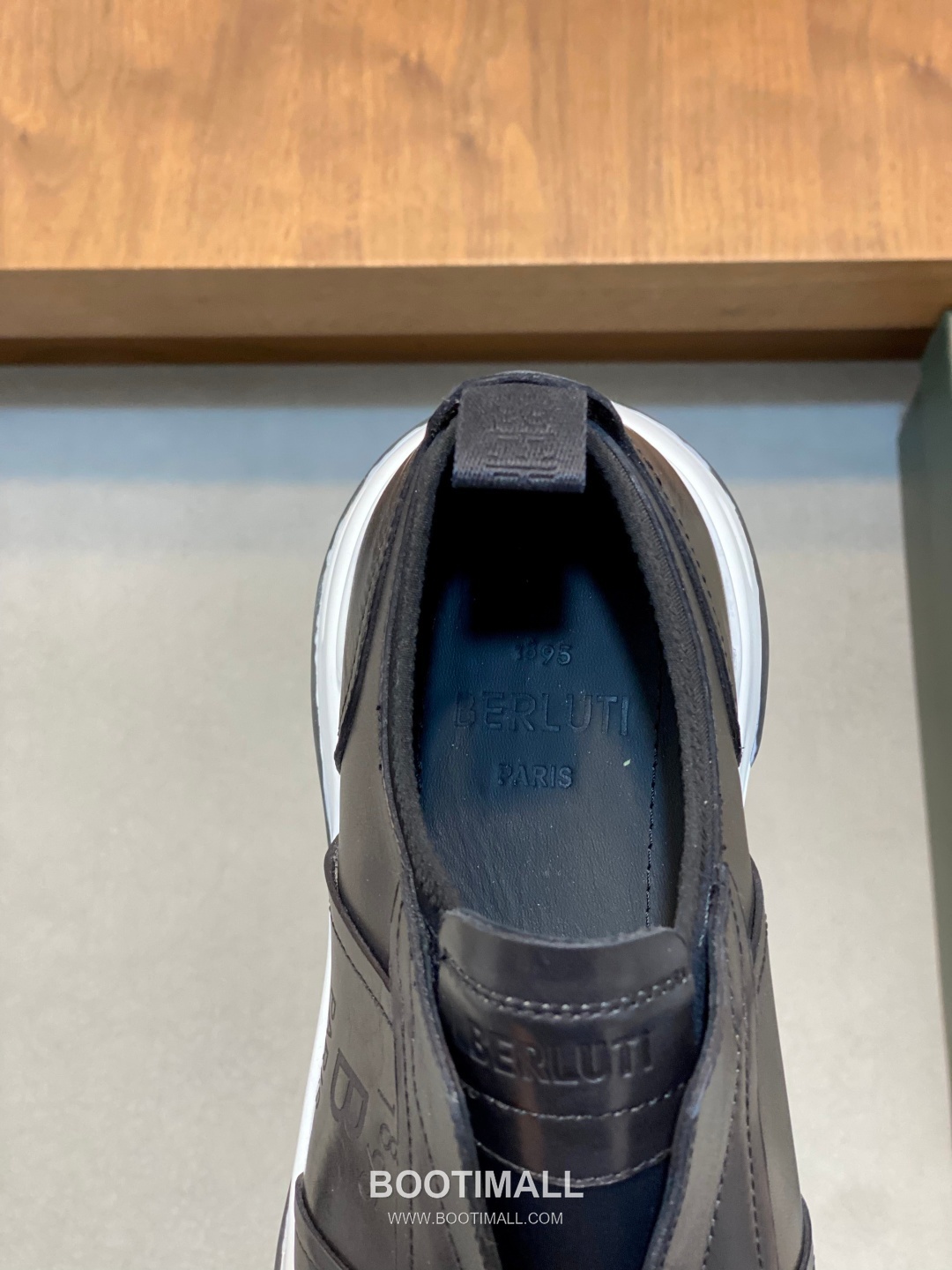 ## 신발 제품 스펙 분석

Berluti Mid Top Patina Leather Sneakers 벨루티 미드탑 파티나 레더 스니커즈 7