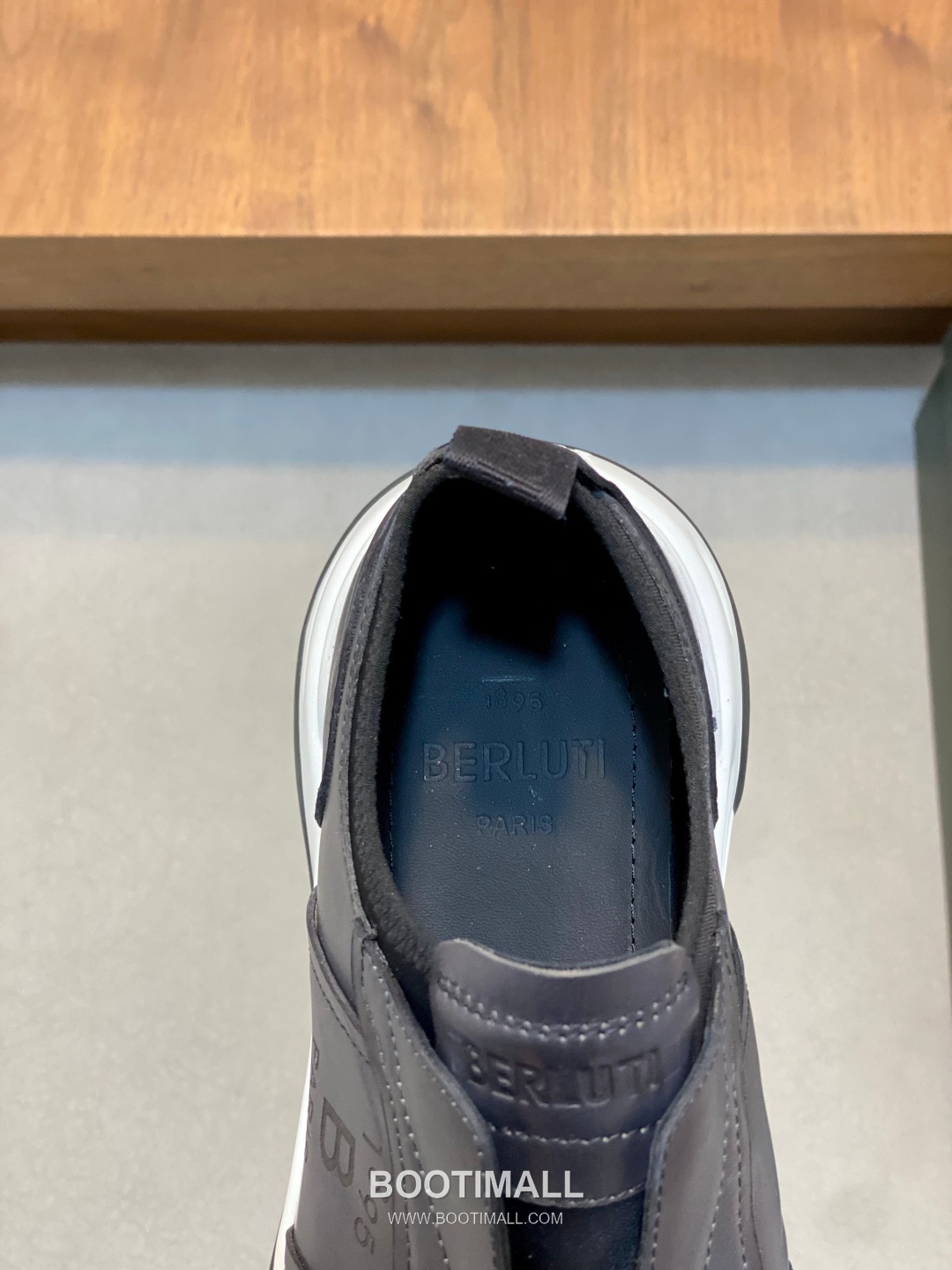 ## 신발 제품 스펙 분석

Berluti Mid Top Patina Leather Sneakers 벨루티 미드탑 파티나 레더 스니커즈 7