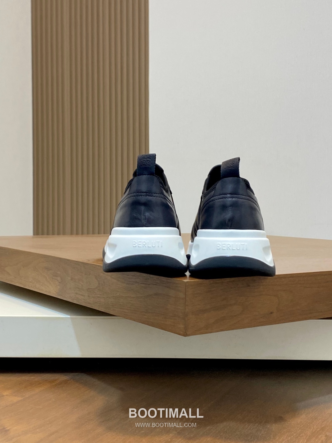 ## 신발 제품 스펙 분석

Berluti Mid Top Patina Leather Sneakers 벨루티 미드탑 파티나 레더 스니커즈 8