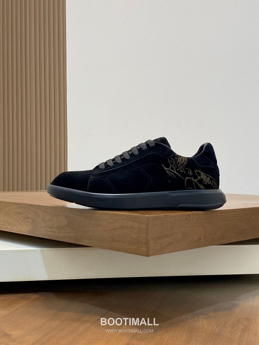 ## 신발 제품 스펙 분석

Berluti Scritto Suede Slip-On Sneakers 벨루티 스크리토 스웨이드 슬립온 스니커즈 2