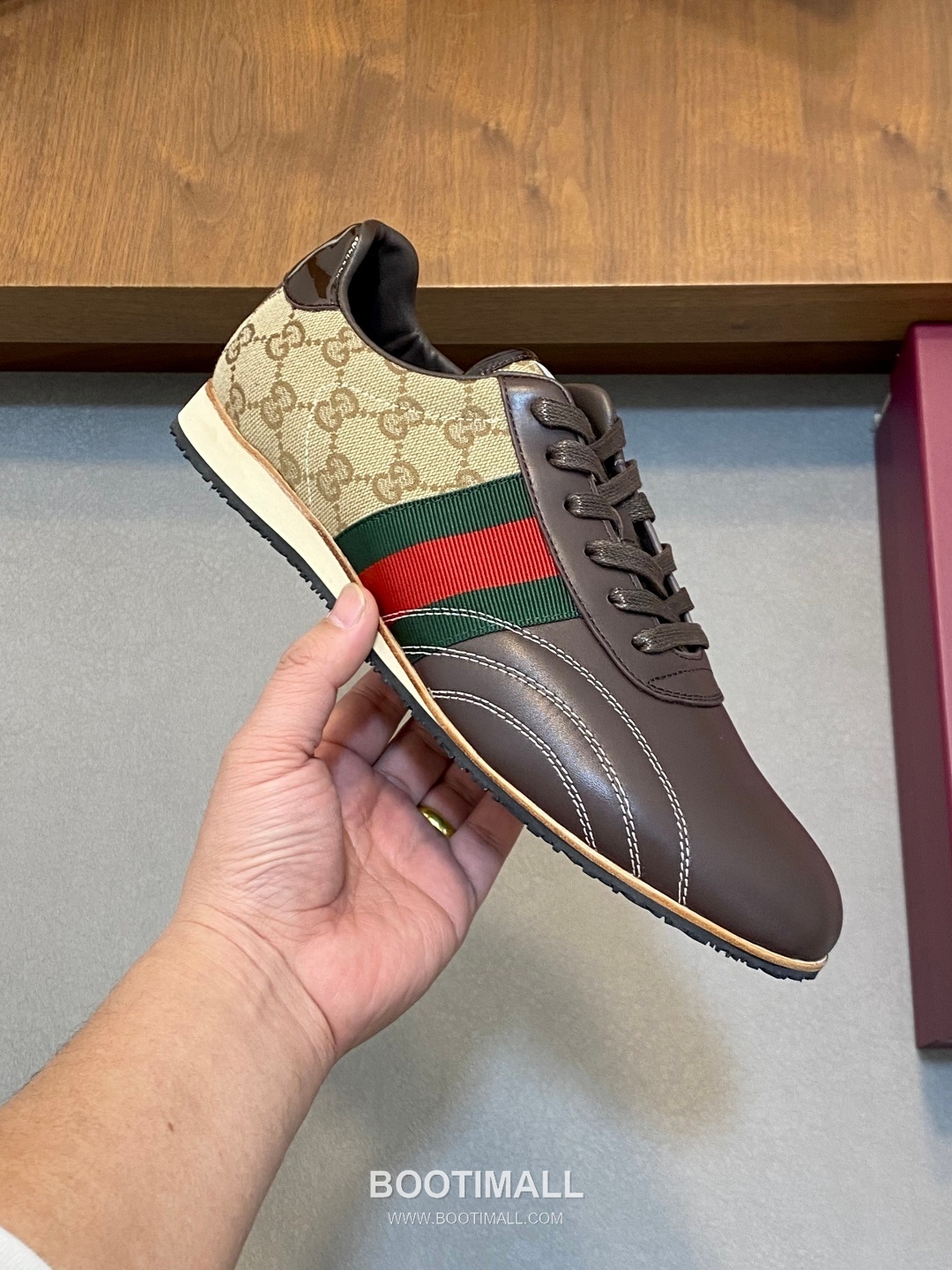 ## 신발 제품 스펙 분석

Gucci GG Canvas Suede Sneakers 구찌 GG 캔버스 스웨이드 스니커즈 645029 4