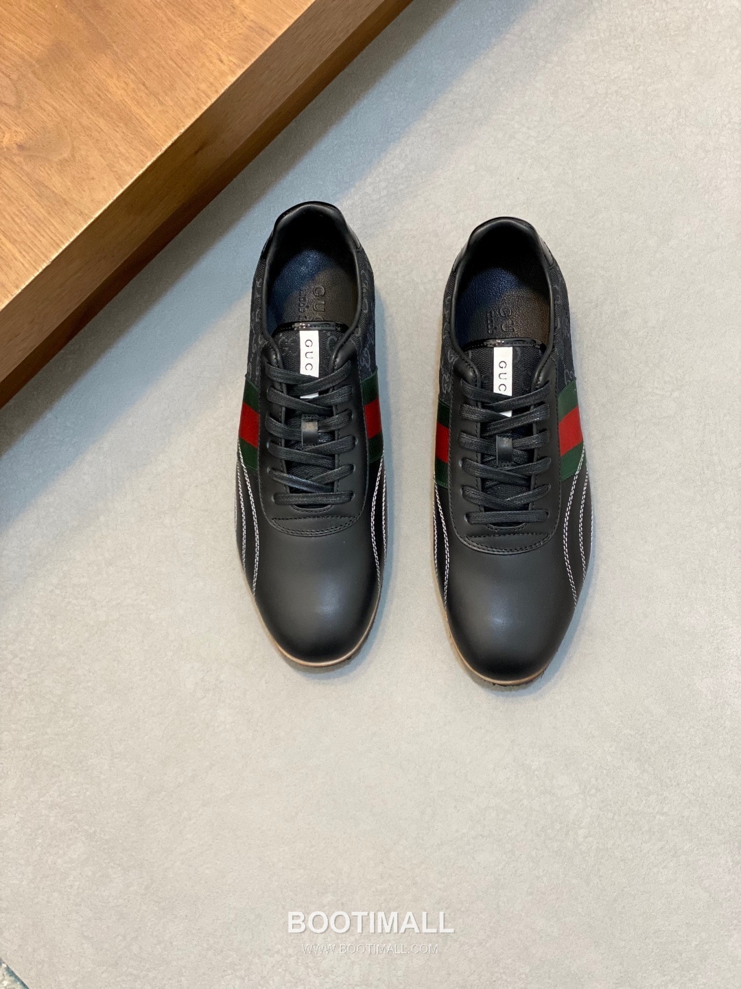 ## 신발 제품 스펙 분석

Gucci GG Canvas Suede Sneakers 구찌 GG 캔버스 스웨이드 스니커즈 645029 1