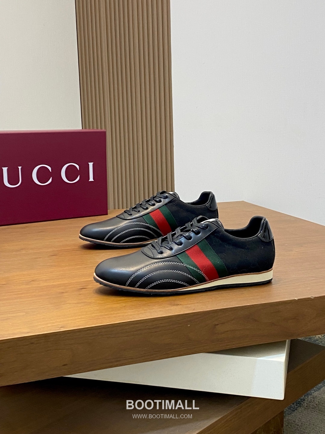 ## 신발 제품 스펙 분석

Gucci GG Canvas Suede Sneakers 구찌 GG 캔버스 스웨이드 스니커즈 645029 3