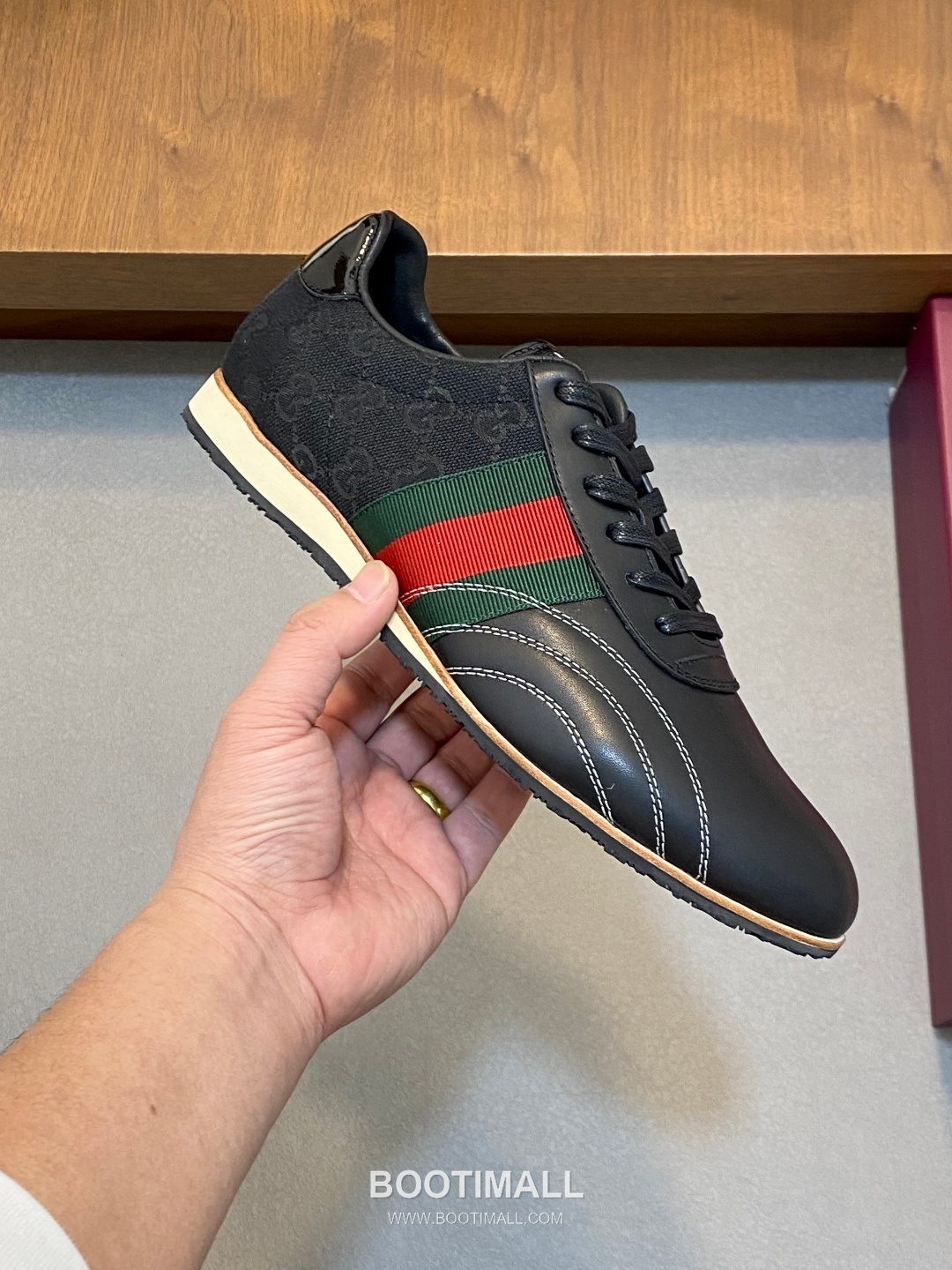 ## 신발 제품 스펙 분석

Gucci GG Canvas Suede Sneakers 구찌 GG 캔버스 스웨이드 스니커즈 645029 4