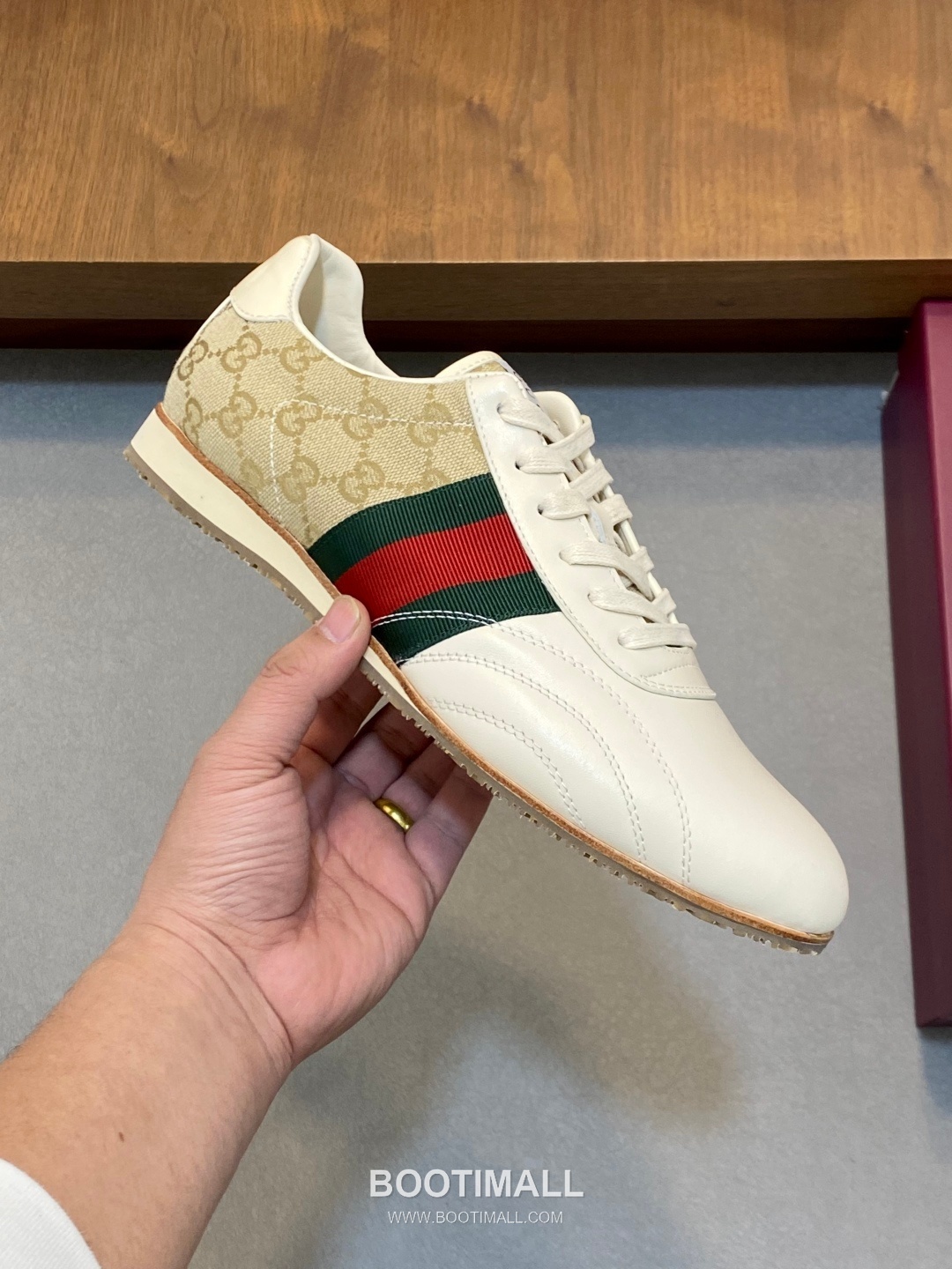 ## 신발 제품 스펙 분석

Gucci GG Canvas Suede Sneakers 구찌 GG 캔버스 스웨이드 스니커즈 645029 4
