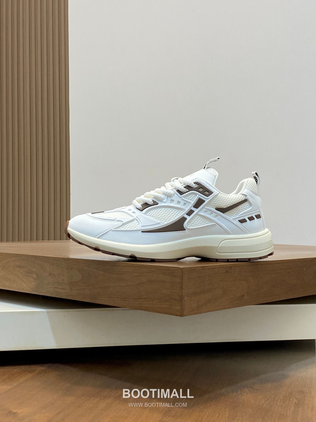 ## 신발 제품 스펙 분석

Dior B22 Mesh Technical Sneakers 디올 B22 메쉬 테크니컬 스니커즈 3SN231ZHM 2