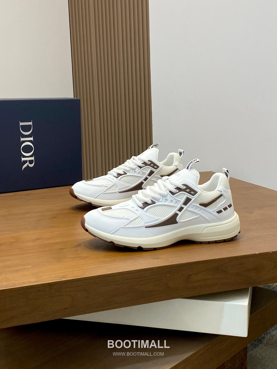 ## 신발 제품 스펙 분석

Dior B22 Mesh Technical Sneakers 디올 B22 메쉬 테크니컬 스니커즈 3SN231ZHM 3