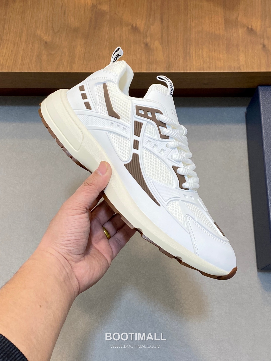 ## 신발 제품 스펙 분석

Dior B22 Mesh Technical Sneakers 디올 B22 메쉬 테크니컬 스니커즈 3SN231ZHM 4