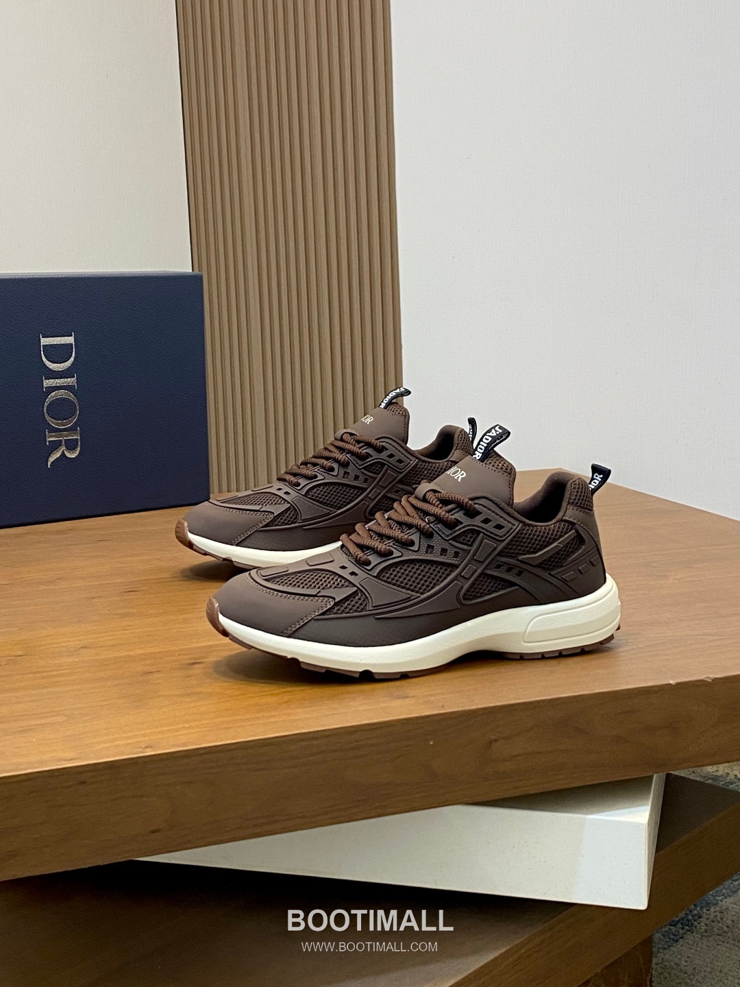 ## 신발 제품 스펙 분석

Dior B22 Mesh Technical Sneakers 디올 B22 메쉬 테크니컬 스니커즈 3SN231ZHM 3