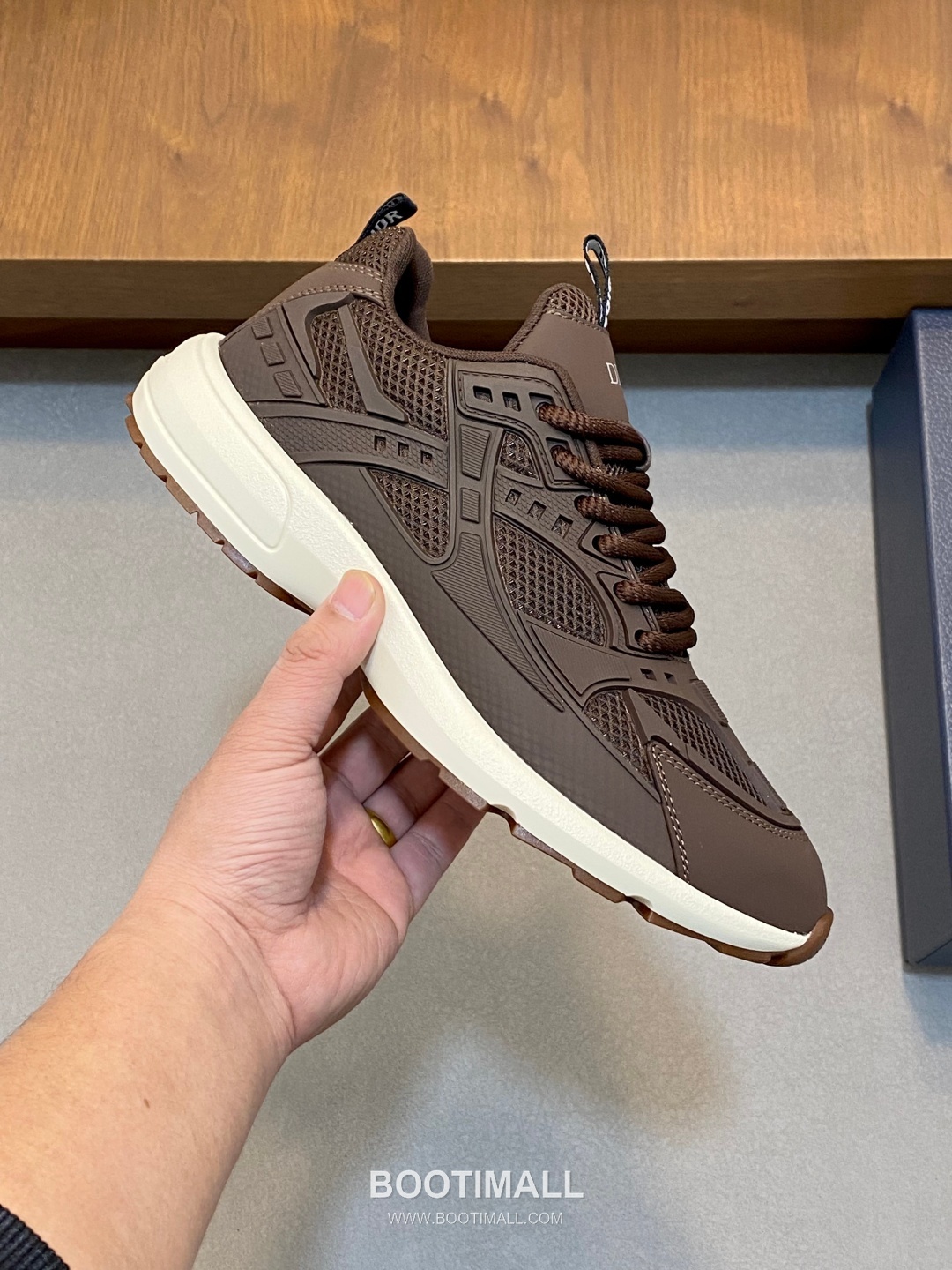## 신발 제품 스펙 분석

Dior B22 Mesh Technical Sneakers 디올 B22 메쉬 테크니컬 스니커즈 3SN231ZHM 4