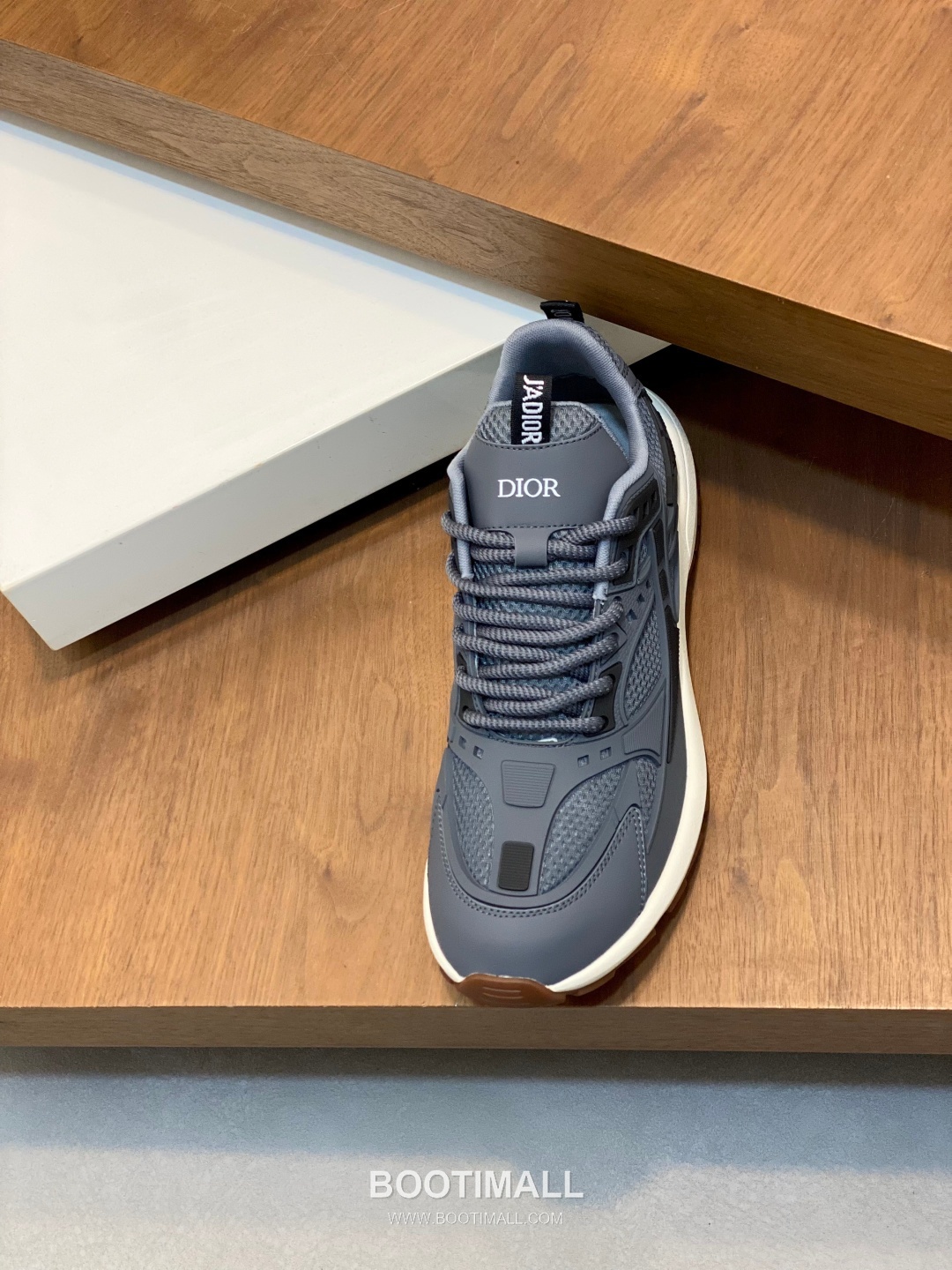 ## 신발 제품 스펙 분석

Dior B22 Mesh Technical Sneakers 디올 B22 메쉬 테크니컬 스니커즈 3SN231ZHM 6