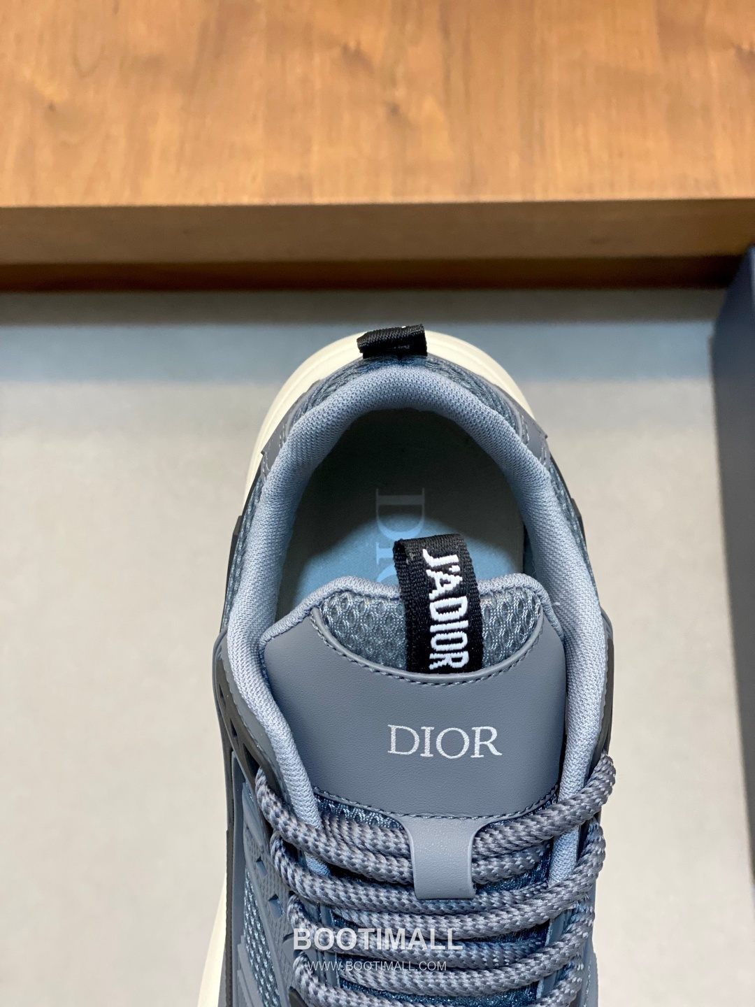 ## 신발 제품 스펙 분석

Dior B22 Mesh Technical Sneakers 디올 B22 메쉬 테크니컬 스니커즈 3SN231ZHM 7