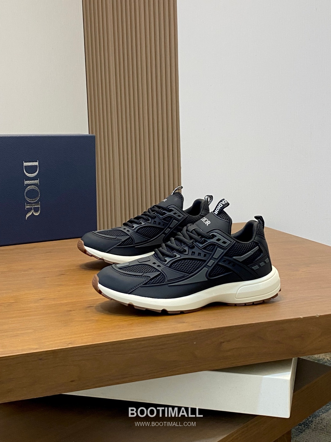 ## 신발 제품 스펙 분석

Dior B22 Mesh Technical Sneakers 디올 B22 메쉬 테크니컬 스니커즈 3SN231ZHM 3