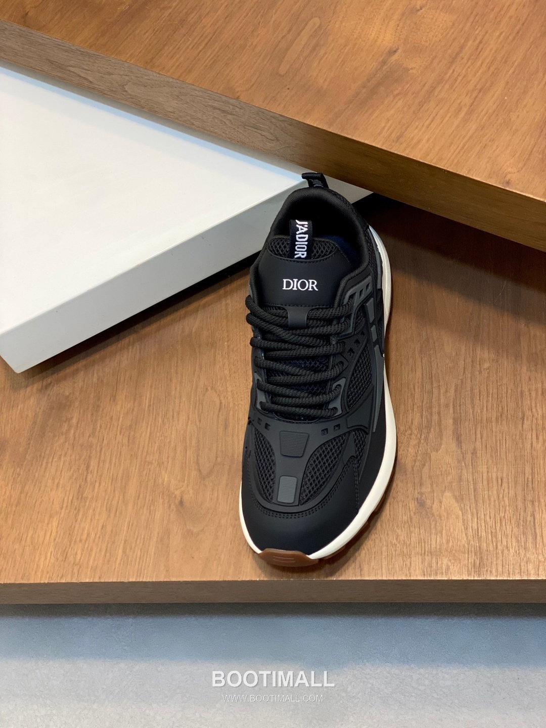 ## 신발 제품 스펙 분석

Dior B22 Mesh Technical Sneakers 디올 B22 메쉬 테크니컬 스니커즈 3SN231ZHM 6