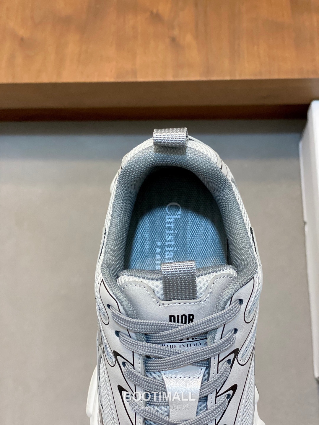 ## 신발 제품 스펙 분석

Dior B22 Mesh Technical Sneakers 디올 B22 메쉬 테크니컬 스니커즈 3SN231ZHM 7