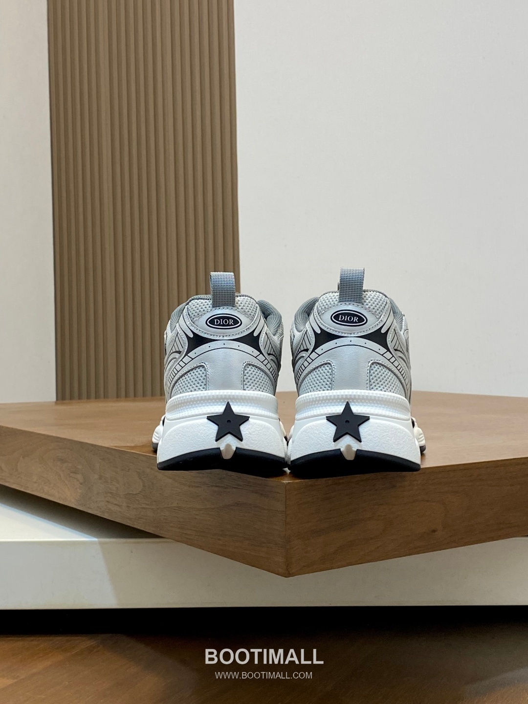 ## 신발 제품 스펙 분석

Dior B22 Mesh Technical Sneakers 디올 B22 메쉬 테크니컬 스니커즈 3SN231ZHM 8