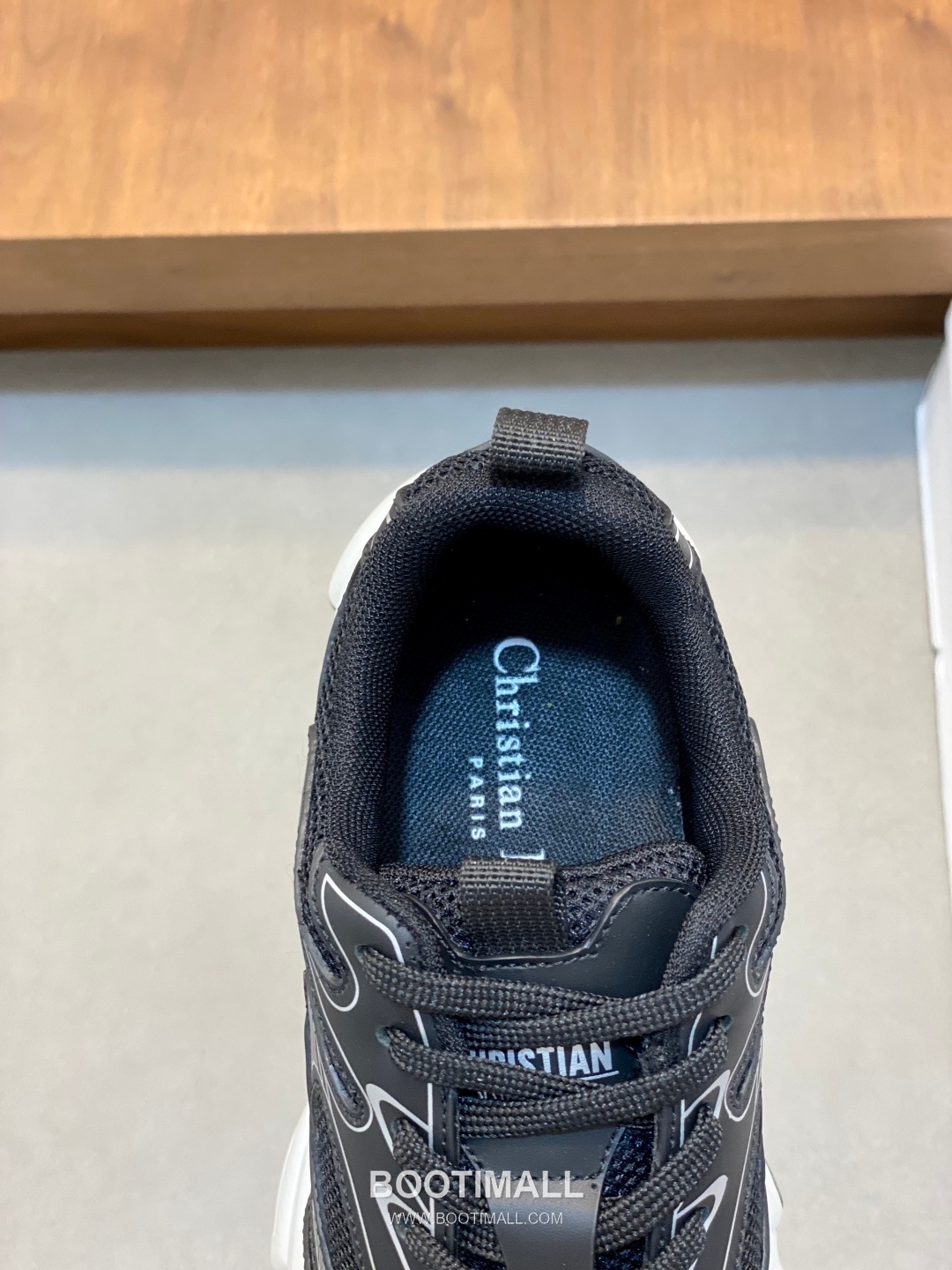 ## 신발 제품 스펙 분석

Dior B22 Mesh Technical Sneakers 디올 B22 메쉬 테크니컬 스니커즈 3SN231ZHM 7