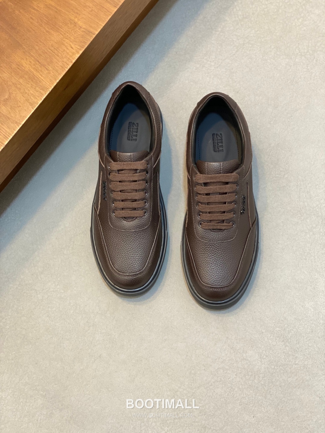 ## 신발 제품 스펙 분석

ZILLI Grained Leather Sneakers 질리 그레인 레더 스니커즈 1