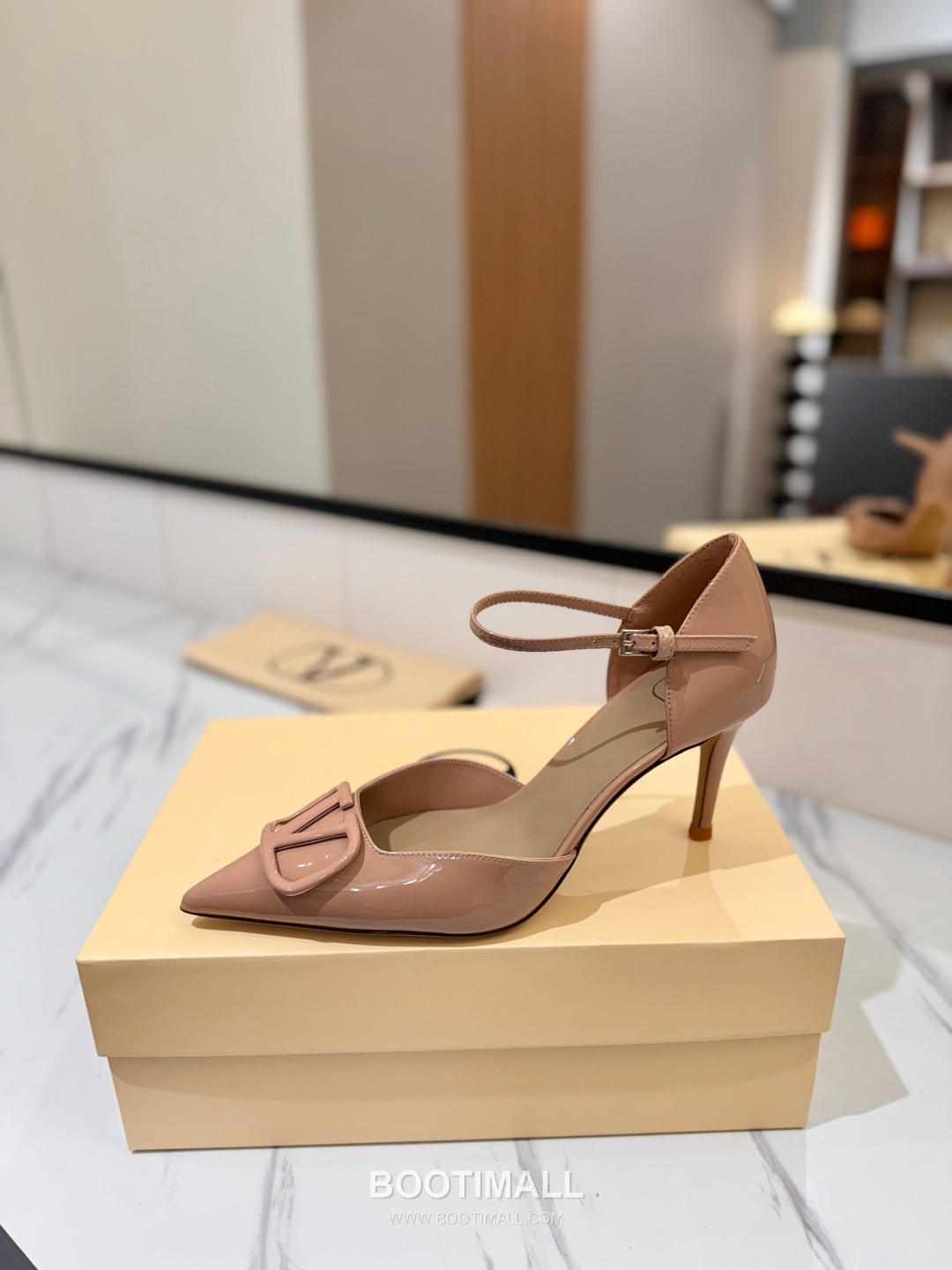 Valentino Garavani VLogo Patent Leather Slingback Pumps 발렌티노 가라바니 V로고 페이턴트 슬링백 펌프스 4