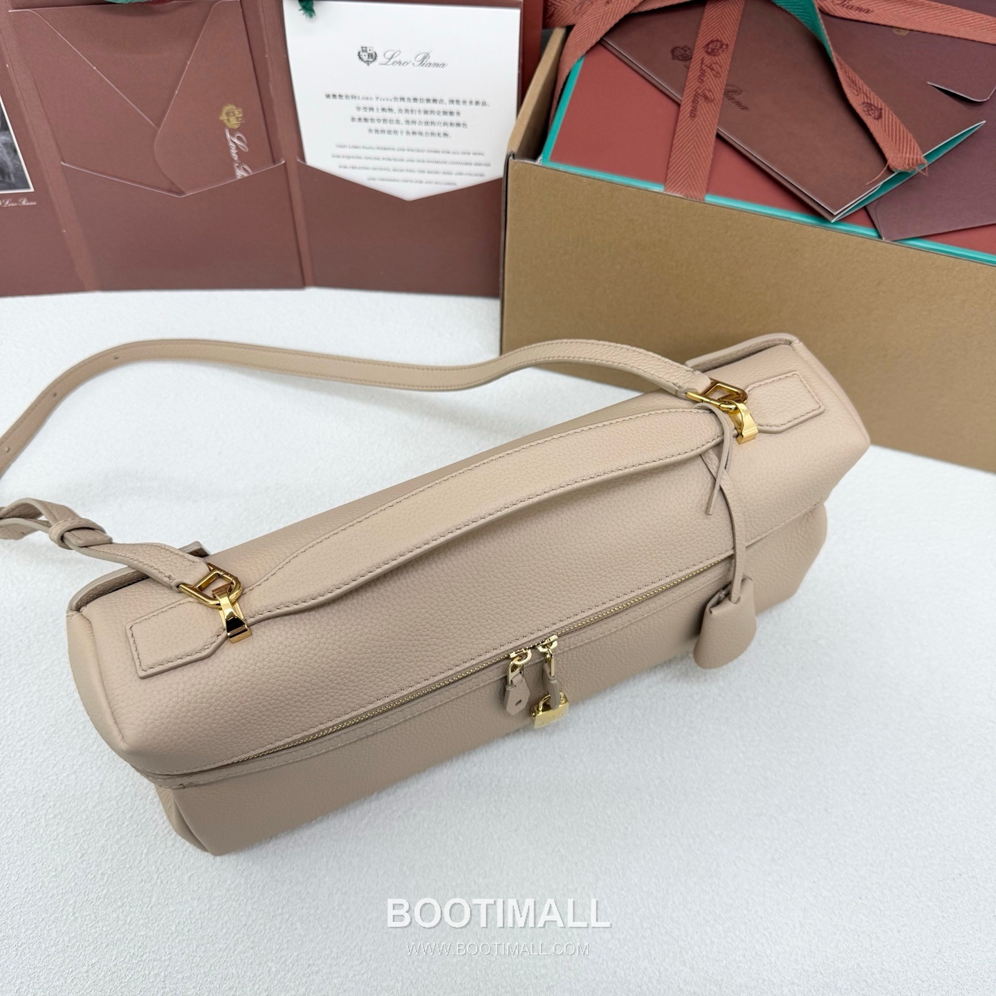 Loro Piana Extra Softy Bag L33 Top Handle Bag FAQ6591 로로피아나 엑스트라 소프티 백 L33 토트백 카프스킨 33cm 4