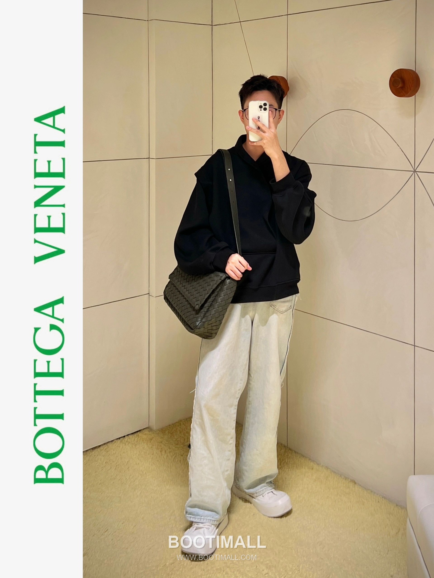 Bottega Veneta Cobble Intrecciato Woven Leather Shoulder Bag 보테가베네타 코블 인트레치아토 위빙 레더 숄더백 44cm 2