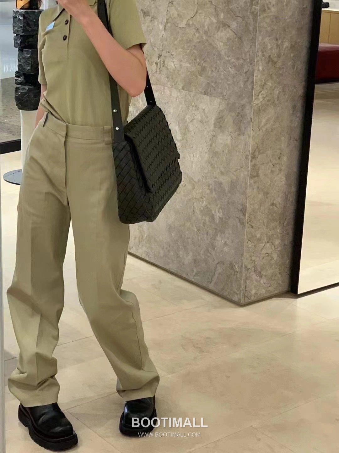 Bottega Veneta Cobble Intrecciato Woven Leather Shoulder Bag 보테가베네타 코블 인트레치아토 위빙 레더 숄더백 44cm 8