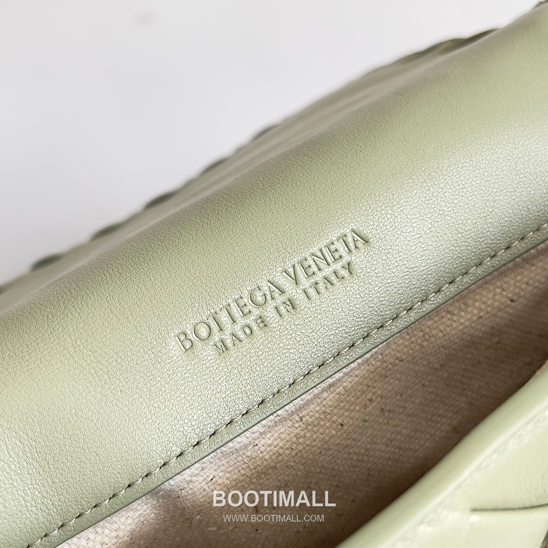 Bottega Veneta Cobble Small Woven Leather Crossbody Bag 보테가베네타 코블 스몰 위빙 레더 크로스백 27cm 9