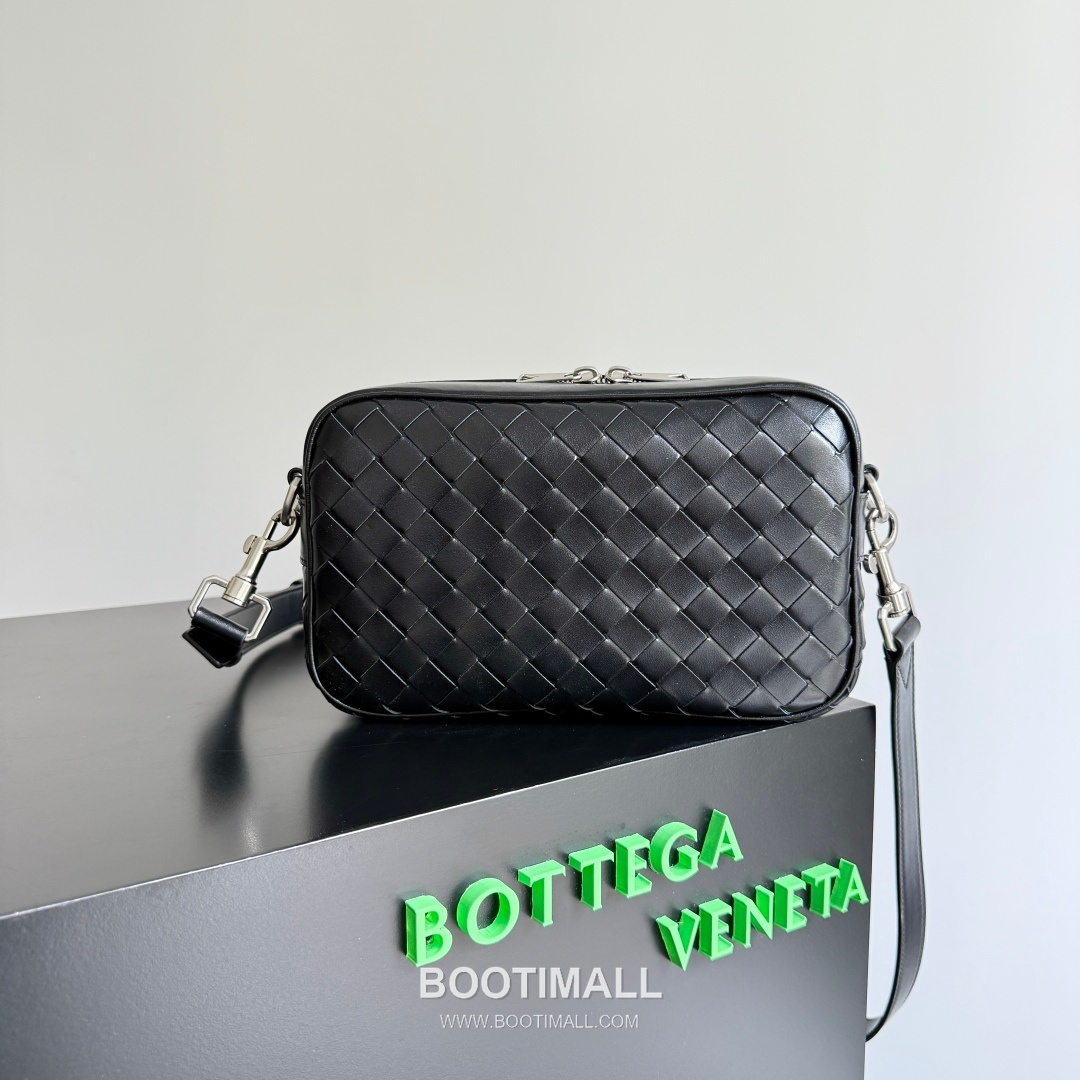 Bottega Veneta Intrecciato Woven Leather Camera Bag 보테가베네타 인트레치아토 위빙 레더 카메라백 24.5cm 1