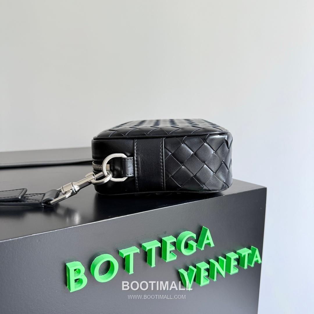 Bottega Veneta Intrecciato Woven Leather Camera Bag 보테가베네타 인트레치아토 위빙 레더 카메라백 24.5cm 2