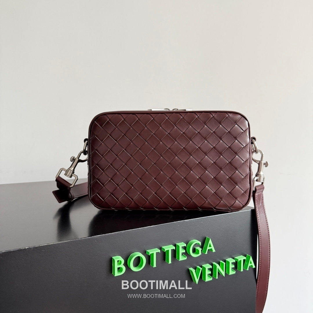 Bottega Veneta Intrecciato Woven Leather Camera Bag 보테가베네타 인트레치아토 위빙 레더 카메라백 24.5cm 1