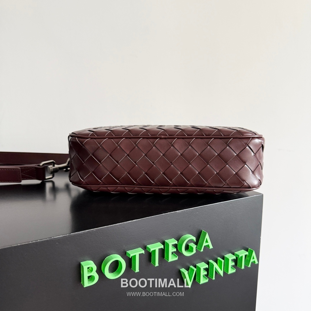 Bottega Veneta Intrecciato Woven Leather Camera Bag 보테가베네타 인트레치아토 위빙 레더 카메라백 24.5cm 3