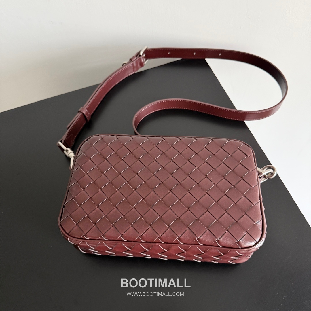 Bottega Veneta Intrecciato Woven Leather Camera Bag 보테가베네타 인트레치아토 위빙 레더 카메라백 24.5cm 4