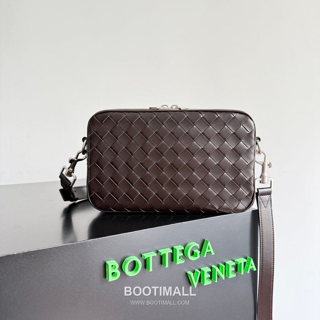 Bottega Veneta Intrecciato Woven Leather Camera Bag 보테가베네타 인트레치아토 위빙 레더 카메라백 24.5cm 1