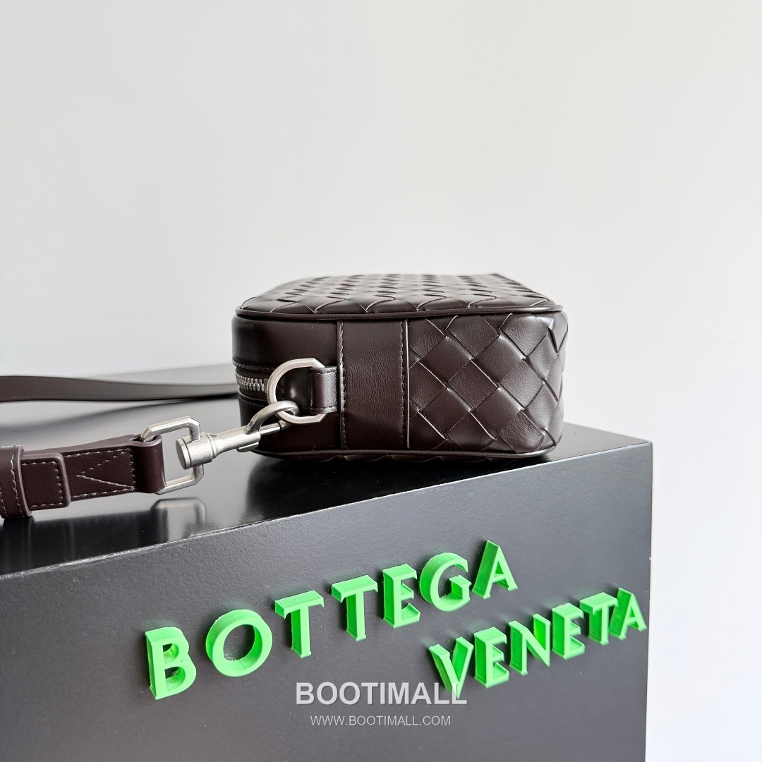 Bottega Veneta Intrecciato Woven Leather Camera Bag 보테가베네타 인트레치아토 위빙 레더 카메라백 24.5cm 2