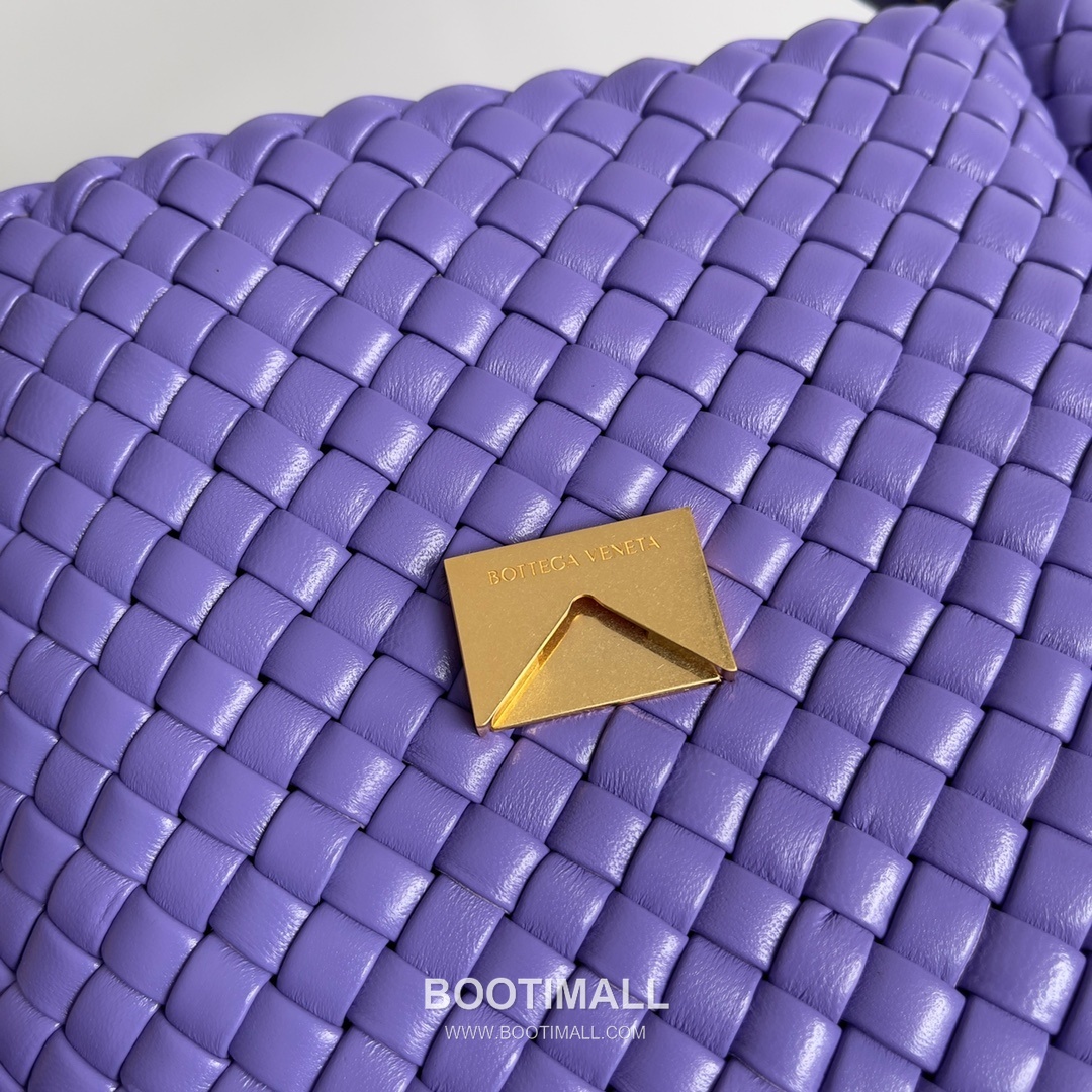 Bottega Veneta Small Cabat Intrecciato Woven Leather Shoulder Bag 보테가베네타 스몰 카바 인트레치아토 위빙 레더 숄더백 26cm 6