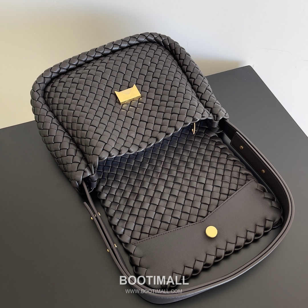 Bottega Veneta Small Cabat Intrecciato Woven Leather Shoulder Bag 보테가베네타 스몰 카바 인트레치아토 위빙 레더 숄더백 26cm 6