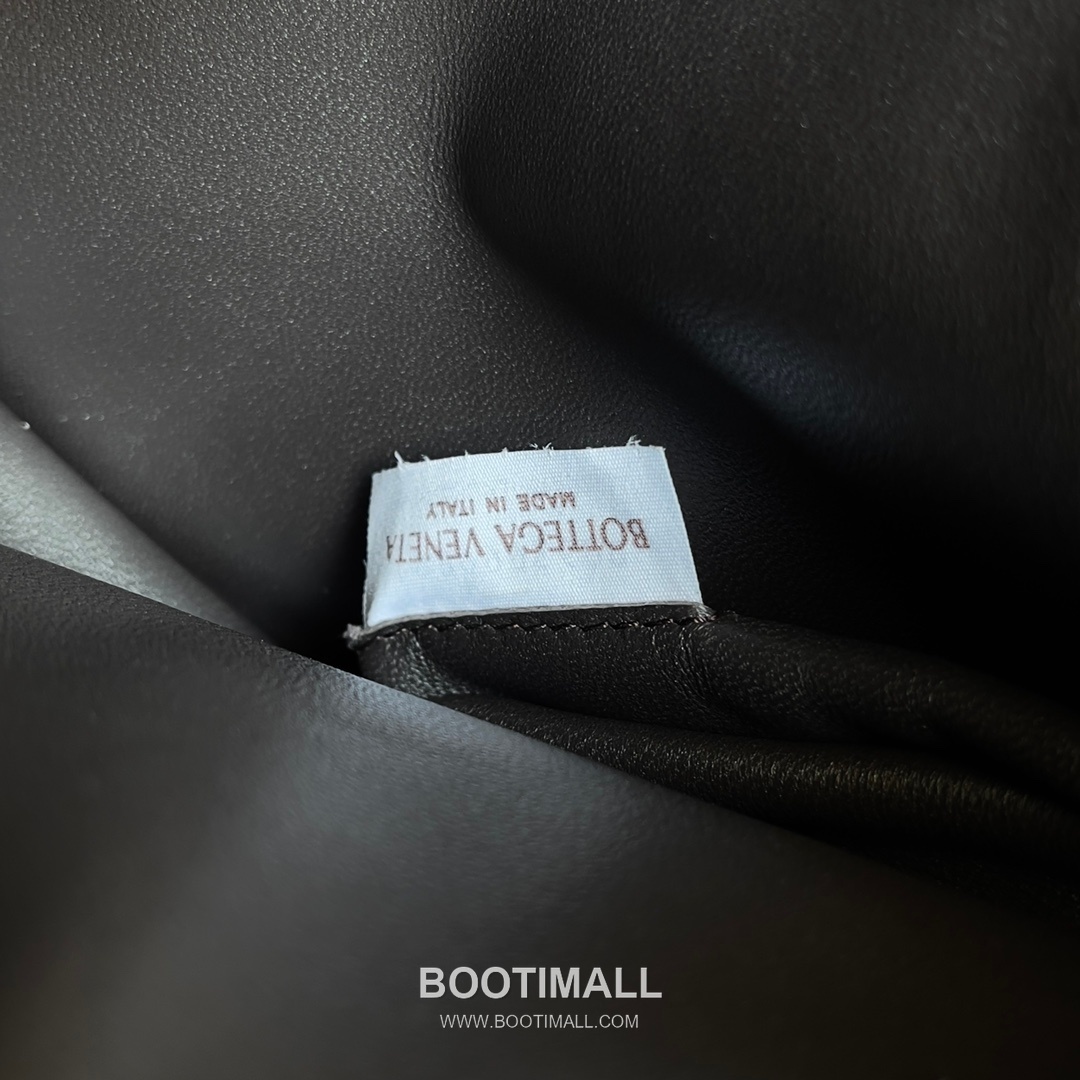 Bottega Veneta Small Cabat Intrecciato Woven Leather Shoulder Bag 보테가베네타 스몰 카바 인트레치아토 위빙 레더 숄더백 26cm 9