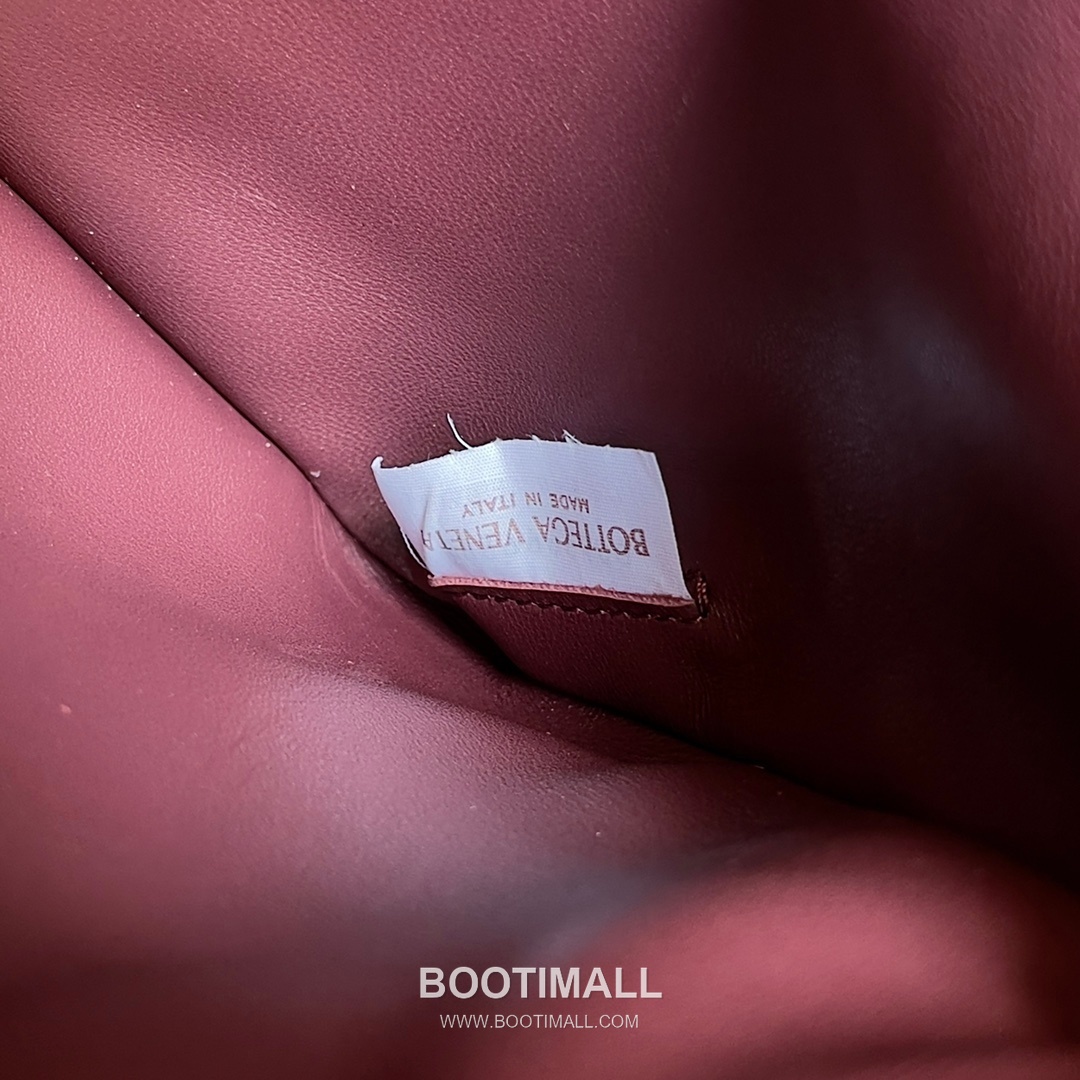 Bottega Veneta Small Cabat Intrecciato Woven Leather Shoulder Bag 보테가베네타 스몰 카바 인트레치아토 위빙 레더 숄더백 26cm 9