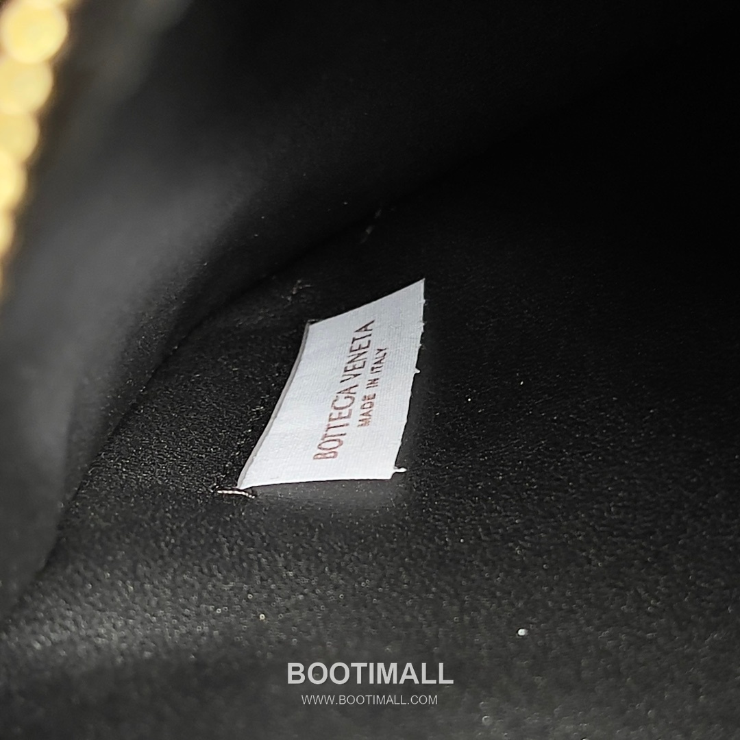 Bottega Veneta Small Cabat Intrecciato Woven Leather Shoulder Bag 보테가베네타 스몰 카바 인트레치아토 위빙 레더 숄더백 26cm 9