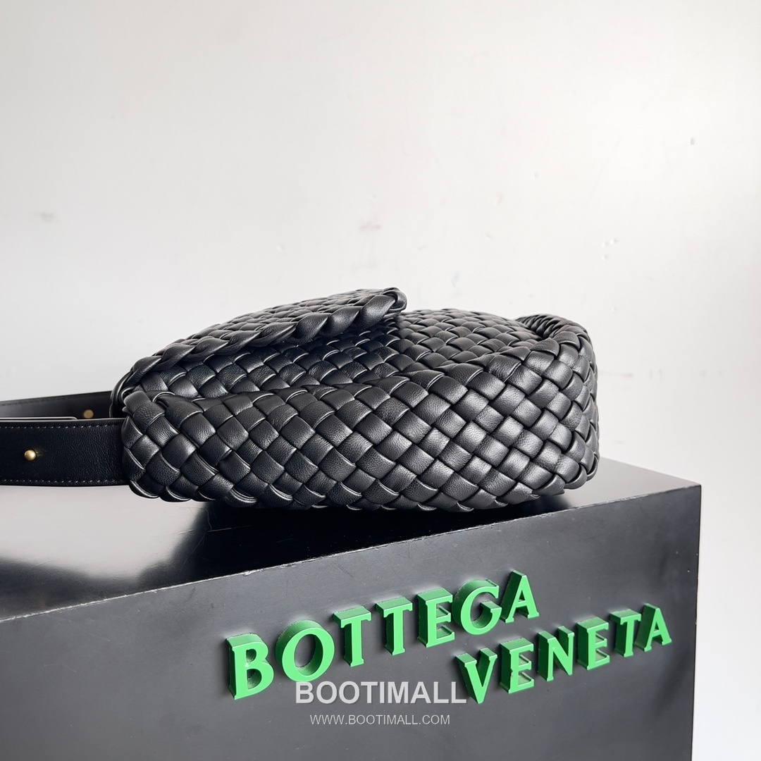 Bottega Veneta Small Cabat Intrecciato Woven Leather Shoulder Bag 보테가베네타 스몰 카바 인트레치아토 위빙 레더 숄더백 26cm 3