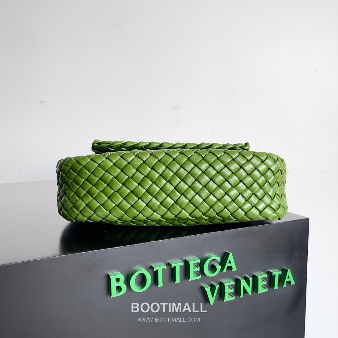 Bottega Veneta Small Cabat Intrecciato Woven Leather Shoulder Bag 보테가베네타 스몰 카바 인트레치아토 위빙 레더 숄더백 26cm 4