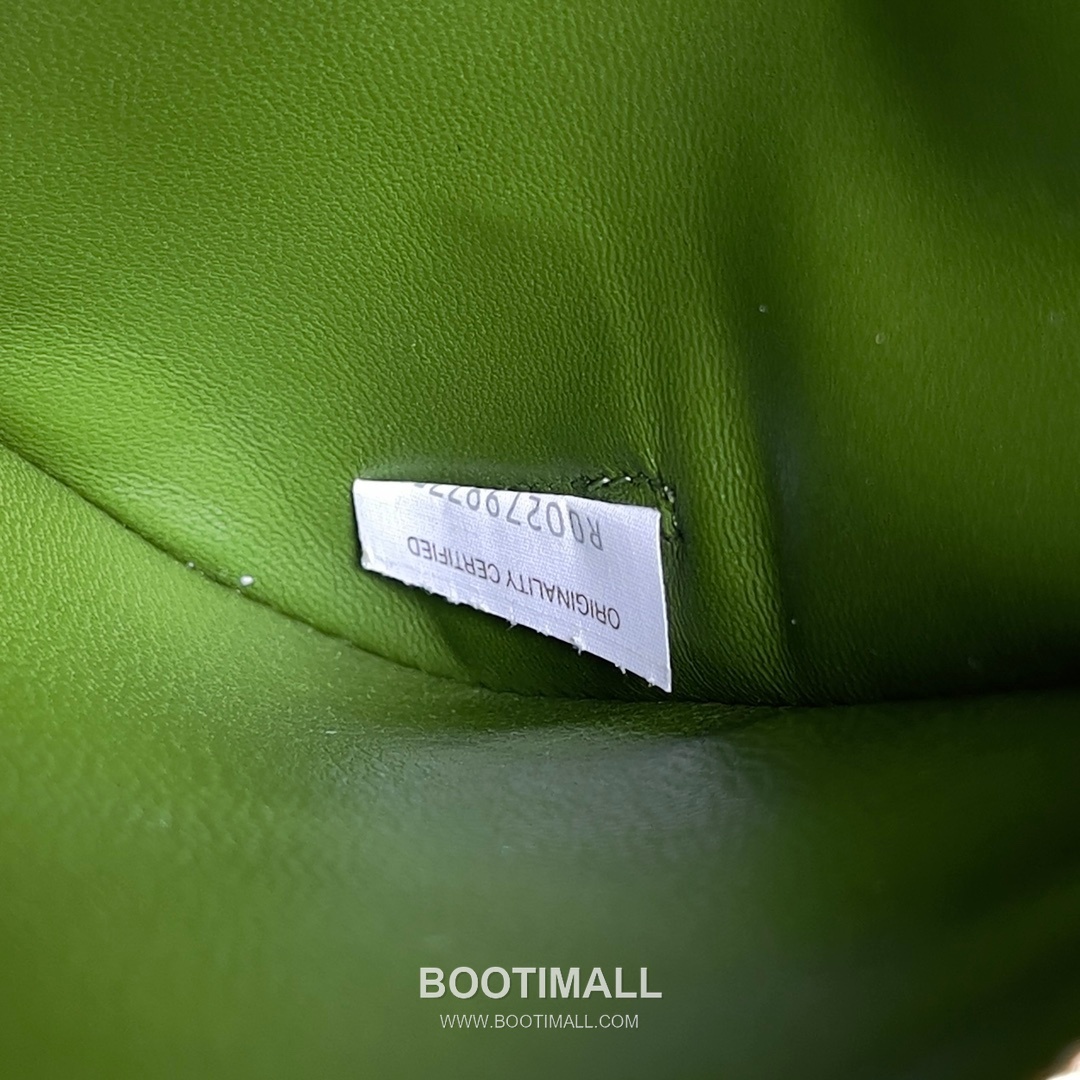 Bottega Veneta Small Cabat Intrecciato Woven Leather Shoulder Bag 보테가베네타 스몰 카바 인트레치아토 위빙 레더 숄더백 26cm 9