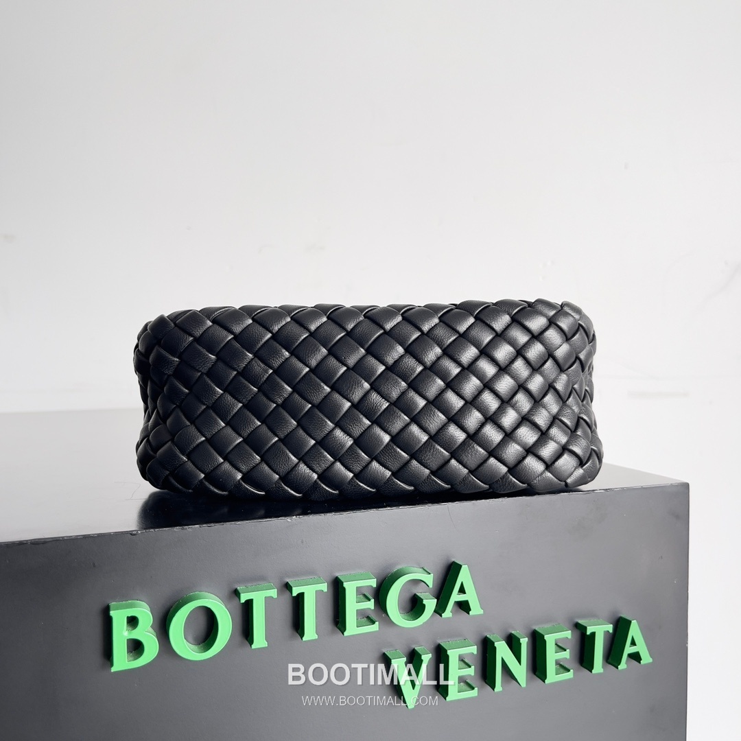 Bottega Veneta Mini Cobble Intrecciato Woven Leather Crossbody Bag 보테가베네타 미니 코블 인트레치아토 위빙 레더 크로스백 19cm 3