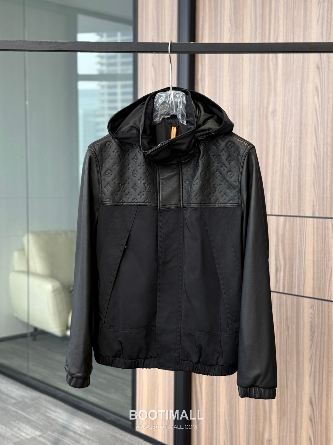 Louis Vuitton Monogram Embossed Mixed Leather Windbreaker Jacket 루이비통 모노그램 엠보싱 믹스드 레더 윈드브레이커 재킷 11