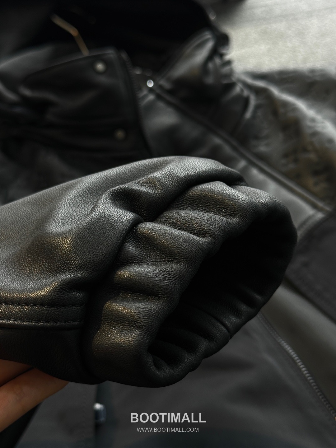 Louis Vuitton Monogram Embossed Mixed Leather Windbreaker Jacket 루이비통 모노그램 엠보싱 믹스드 레더 윈드브레이커 재킷 22