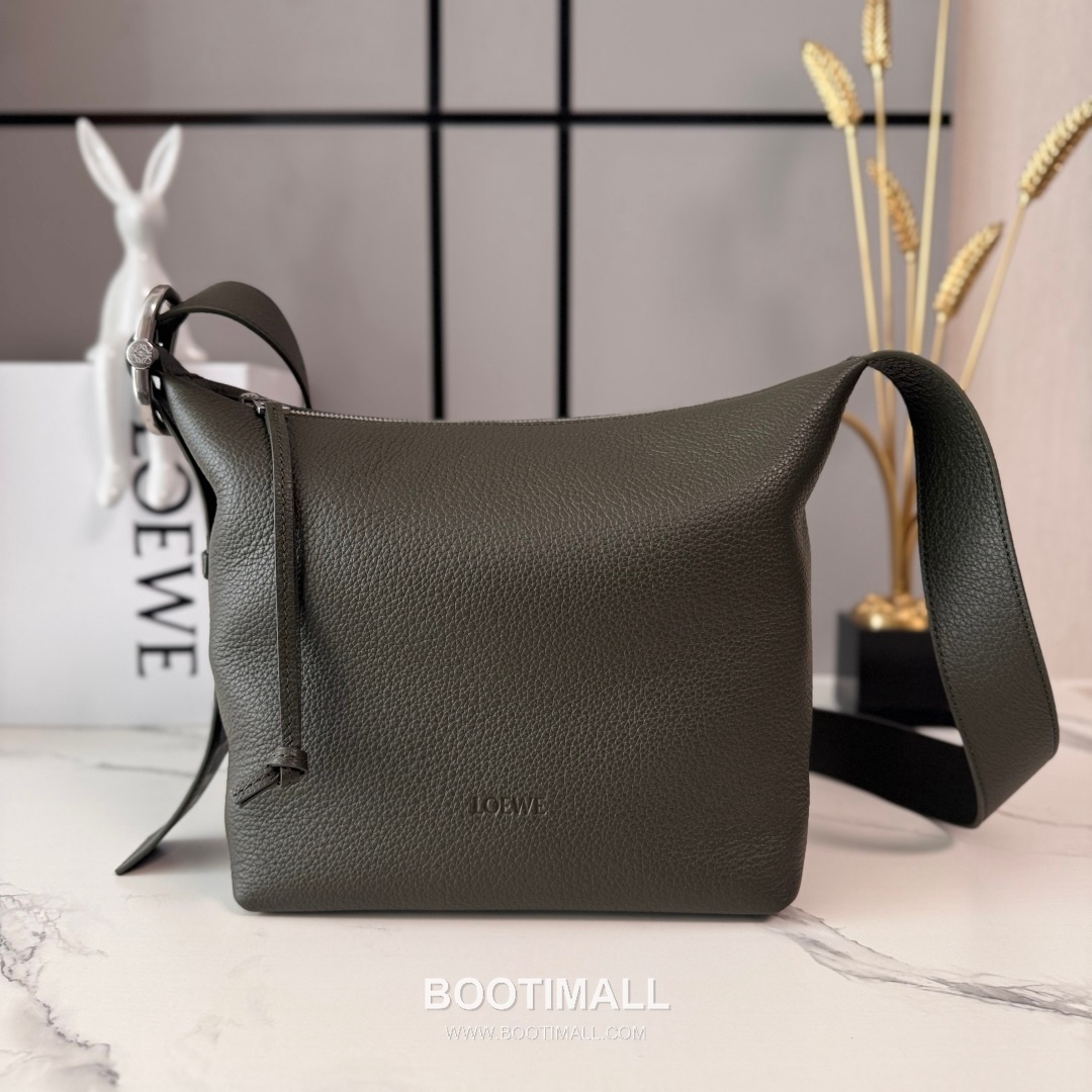 Loewe Loop Hobo 65256185 Grained Calfskin Shoulder Bag 로에베 루프 호보 65256185 그레인드 카프스킨 숄더백 29cm 9