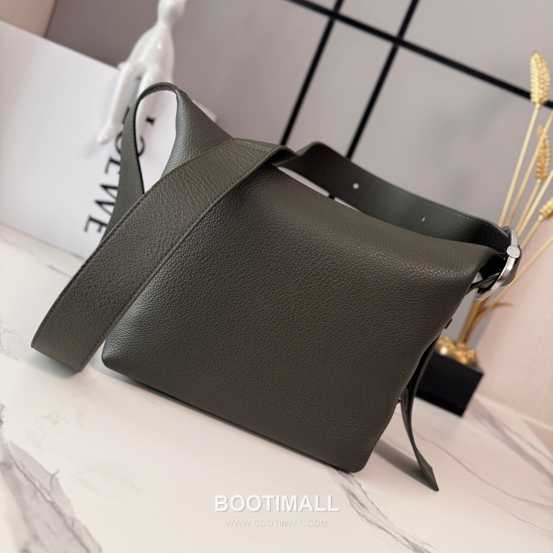 Loewe Loop Hobo 65256185 Grained Calfskin Shoulder Bag 로에베 루프 호보 65256185 그레인드 카프스킨 숄더백 29cm 14