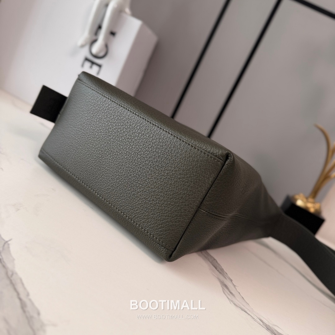 Loewe Loop Hobo 65256185 Grained Calfskin Shoulder Bag 로에베 루프 호보 65256185 그레인드 카프스킨 숄더백 29cm 15