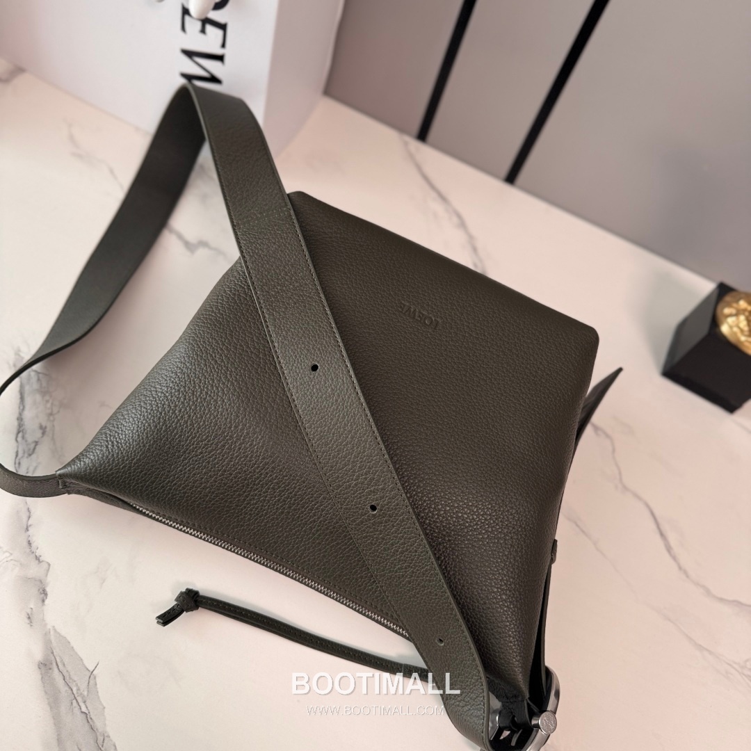 Loewe Loop Hobo 65256185 Grained Calfskin Shoulder Bag 로에베 루프 호보 65256185 그레인드 카프스킨 숄더백 29cm 18