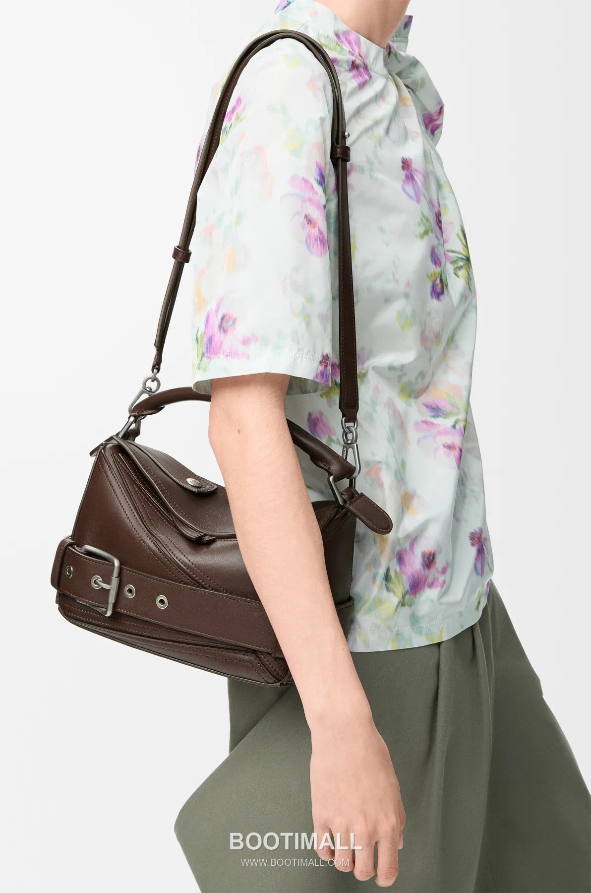 Loewe Puzzle Biker Large Shiny Calfskin Black Handbag 로에베 퍼즐 바이커 라지 652566115 샤이니 카프스킨 블랙 핸드백 33cm 21